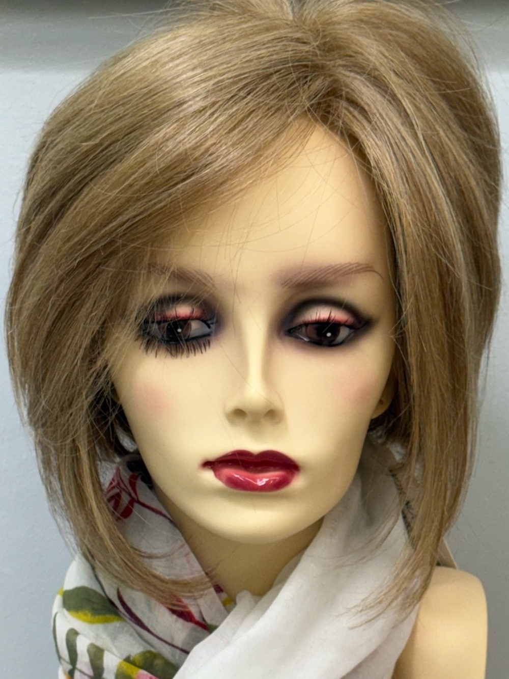 Raquel Welch Wig, Boudoir Glam, Golden Pecan RL13/88, dark blonde bob wig